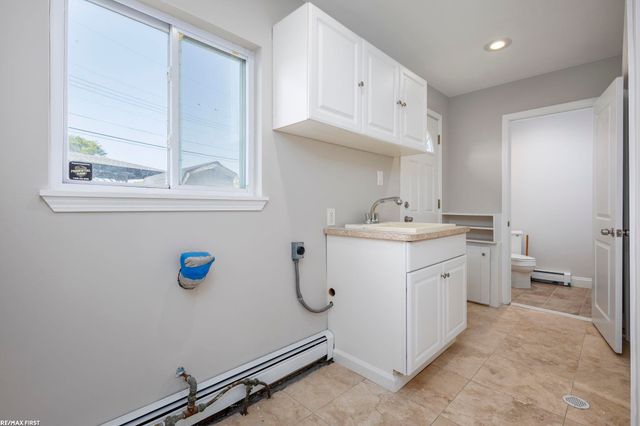 22770 Worthington Ct Court, Saint Clair Shores, MI 48081