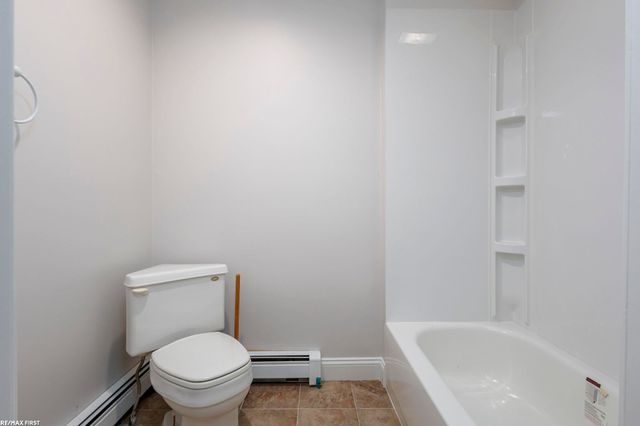 22770 Worthington Ct Court, Saint Clair Shores, MI 48081
