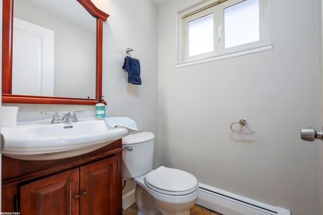 22770 Worthington Ct Court, Saint Clair Shores, MI 48081