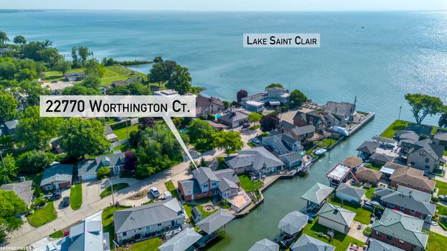 22770 Worthington Ct Court, Saint Clair Shores, MI 48081