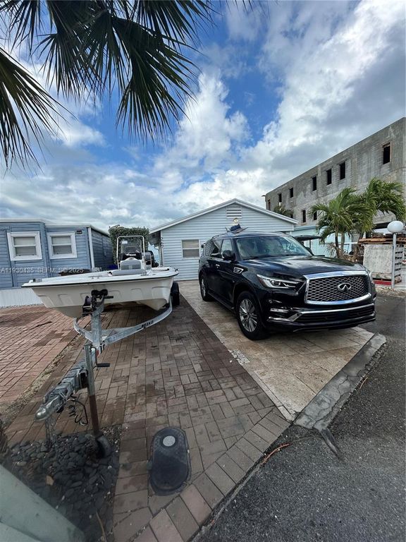 Image 6 of property listing at 65821 Overseas Hwy Lot 267, Long Key, FL 33001