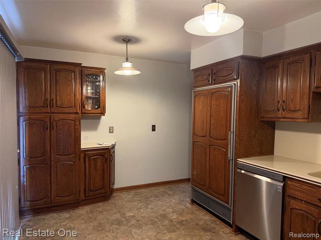 26126 Warrington Street, Dearborn Heights, MI 48127