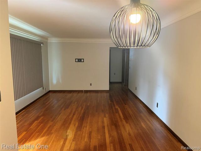 26126 Warrington Street, Dearborn Heights, MI 48127