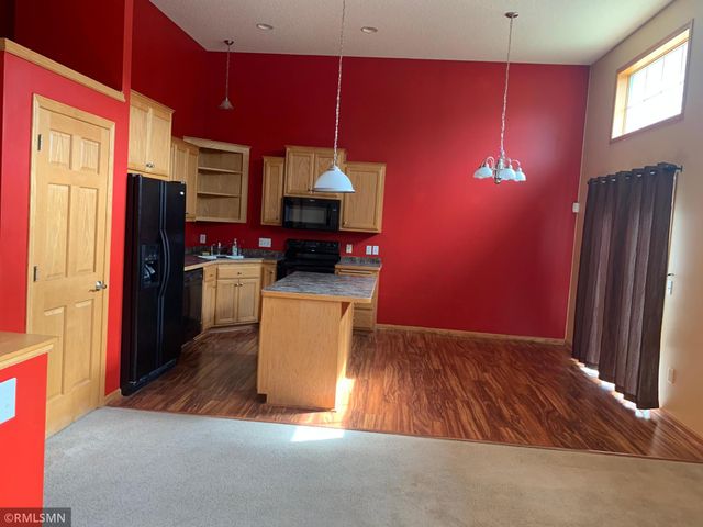 3125 Legacy Lane, Woodbury, MN 55129