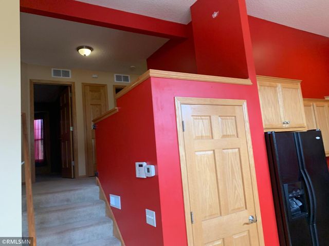 3125 Legacy Lane, Woodbury, MN 55129