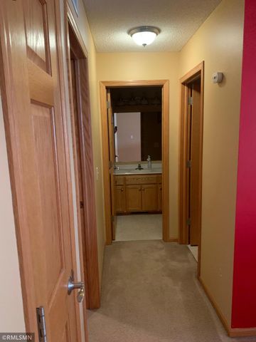 3125 Legacy Lane, Woodbury, MN 55129