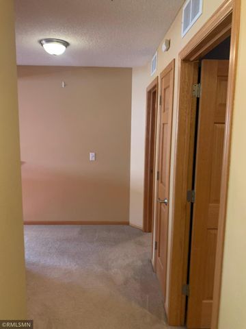 3125 Legacy Lane, Woodbury, MN 55129
