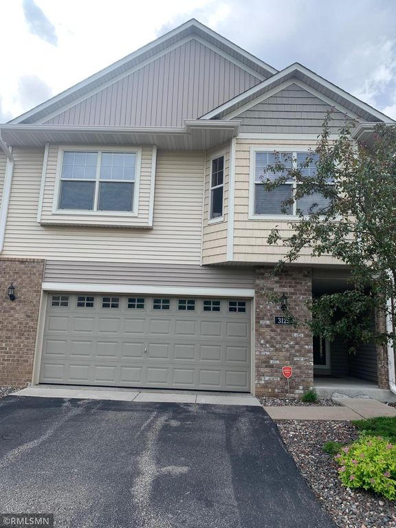 3125 Legacy Lane, Woodbury, MN 55129