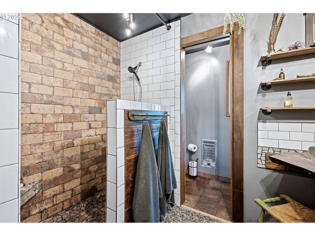 341 Hardy Ave, Eugene, OR 97404