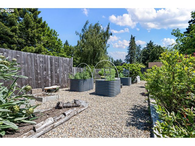 341 Hardy Ave, Eugene, OR 97404