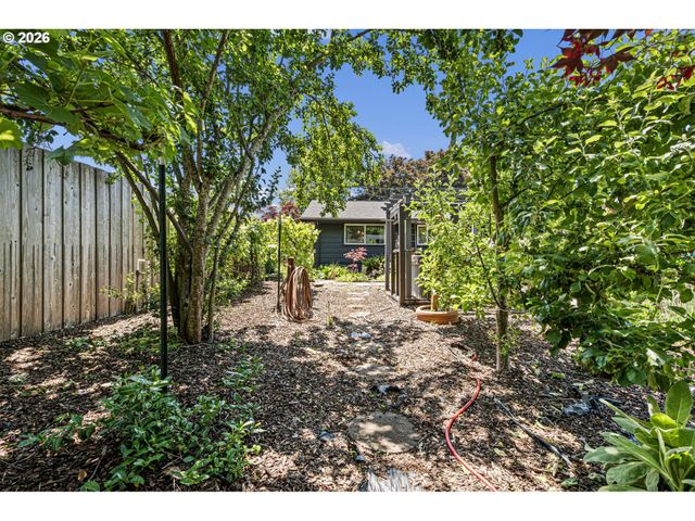 341 Hardy Ave, Eugene, OR 97404