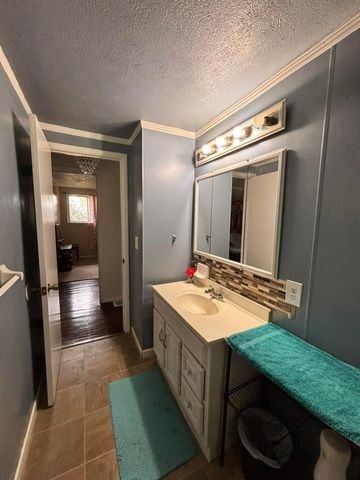 699 Holly Hill Drive, Columbus, OH 43228