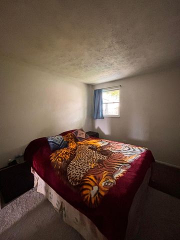 699 Holly Hill Drive, Columbus, OH 43228
