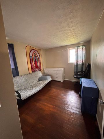 699 Holly Hill Drive, Columbus, OH 43228
