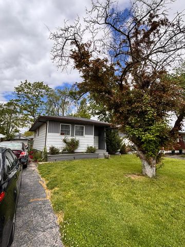 699 Holly Hill Drive, Columbus, OH 43228