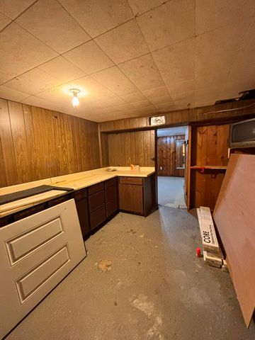 699 Holly Hill Drive, Columbus, OH 43228
