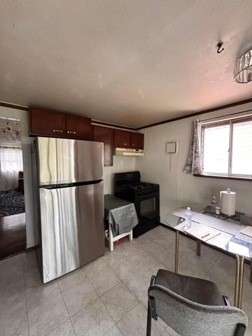 699 Holly Hill Drive, Columbus, OH 43228