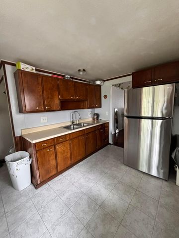699 Holly Hill Drive, Columbus, OH 43228