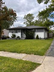 699 Holly Hill Drive, Columbus, OH 43228
