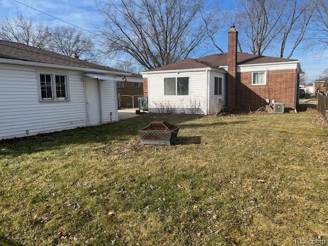 28830 Jane Street, Saint Clair Shores, MI 48081