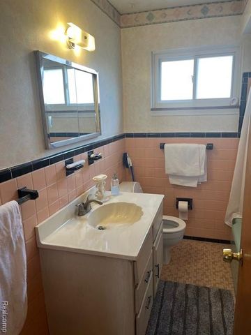 28830 Jane Street, Saint Clair Shores, MI 48081