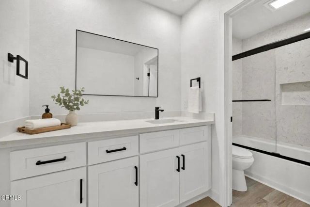 22330 Victory Boulevard 604, Los Angeles, CA 91367