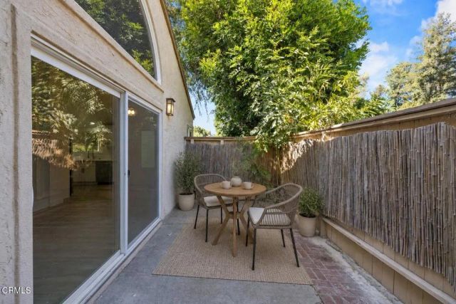 22330 Victory Boulevard 604, Los Angeles, CA 91367