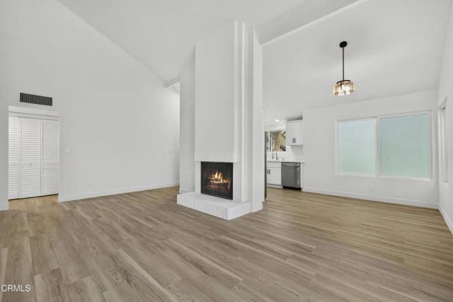 22330 Victory Boulevard 604, Los Angeles, CA 91367