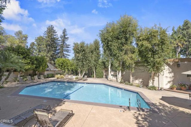 22330 Victory Boulevard 604, Los Angeles, CA 91367