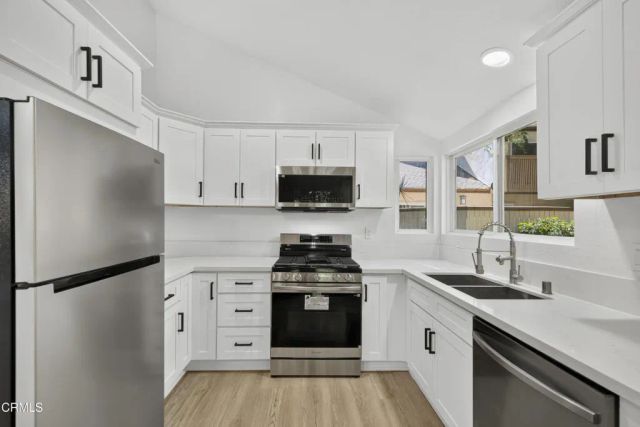 22330 Victory Boulevard 604, Los Angeles, CA 91367