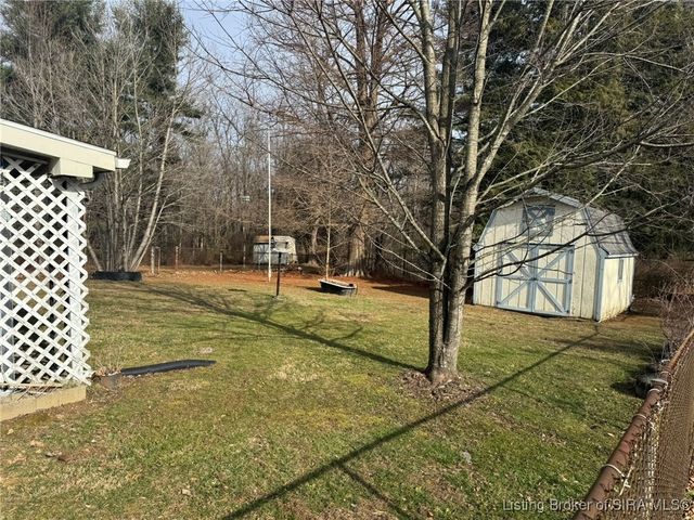 1127 S Thompson Road, Lexington, IN 47138