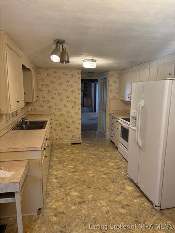 1127 S Thompson Road, Lexington, IN 47138