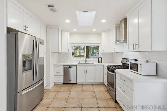 6453 Amberly Street, San Diego, CA 92120