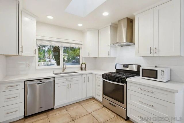 6453 Amberly Street, San Diego, CA 92120