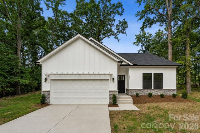 1004 Oak Hill Drive, Monroe, NC 28112