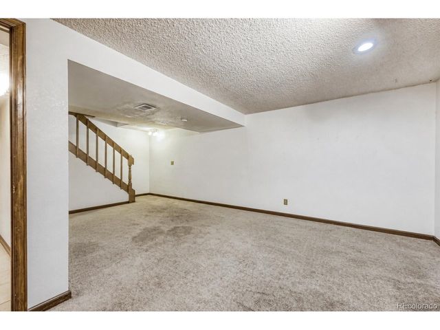 3055 S Macon Cir, Aurora, CO 80014
