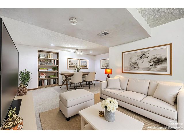 3055 S Macon Cir, Aurora, CO 80014