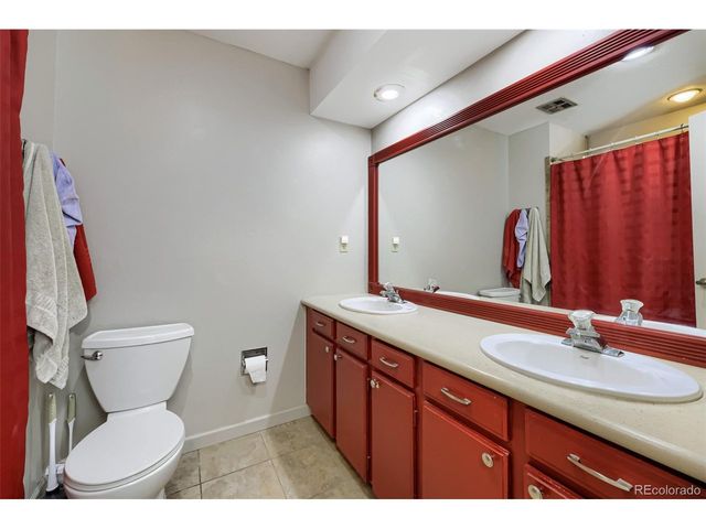 3055 S Macon Cir, Aurora, CO 80014
