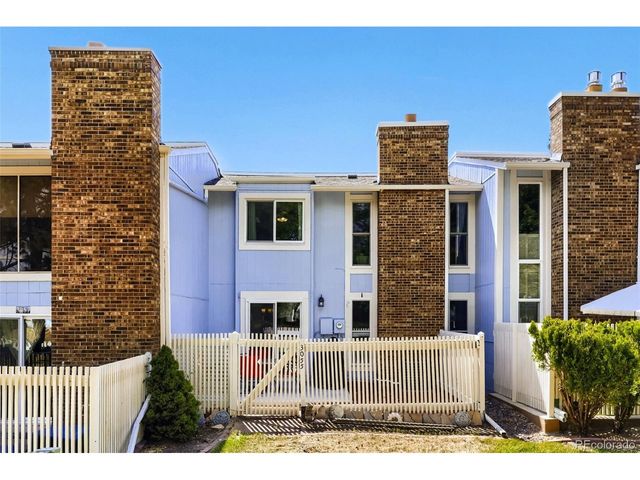 3055 S Macon Cir, Aurora, CO 80014