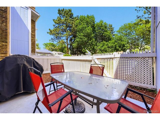 3055 S Macon Cir, Aurora, CO 80014