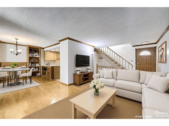 3055 S Macon Cir, Aurora, CO 80014