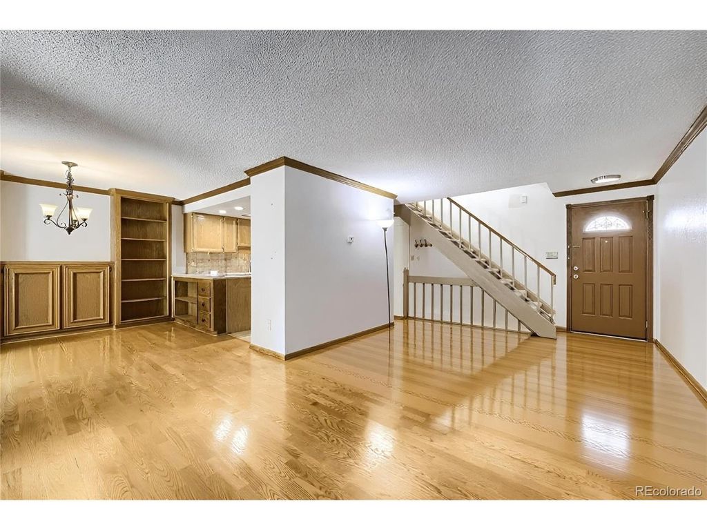 3055 S Macon Cir, Aurora, CO 80014