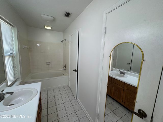 3915 STATION Court S, Jacksonville, FL 32246