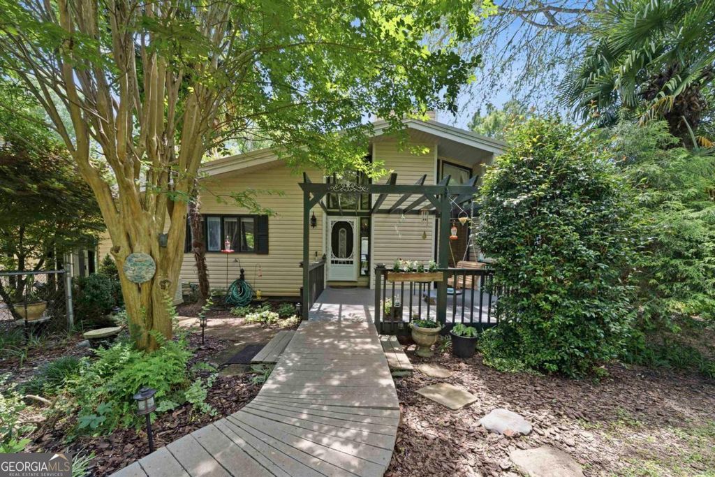 240 Quesenberry Drive, Eatonton, GA 31024