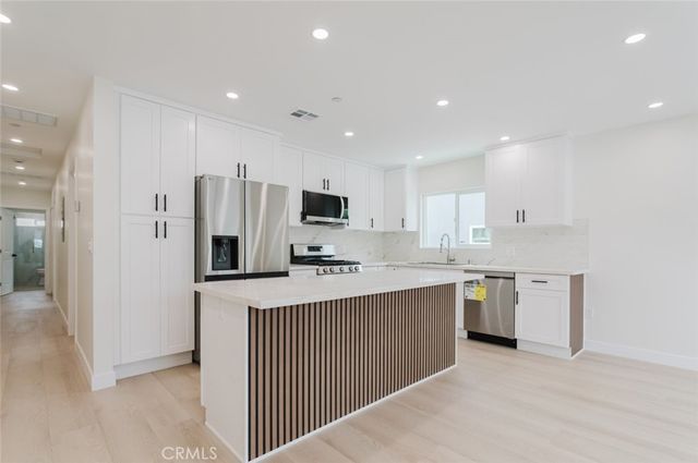 5738 Beck Avenue, North Hollywood, CA 91601
