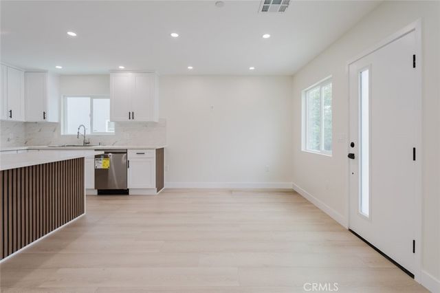5738 Beck Avenue, North Hollywood, CA 91601