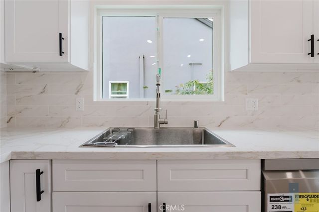 5738 Beck Avenue, North Hollywood, CA 91601