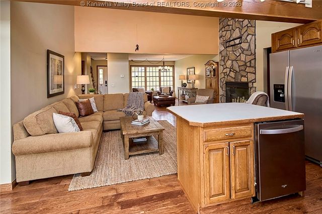 229 Deerfield Drive, Winfield, WV 25213