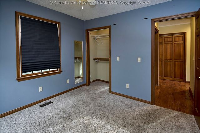 229 Deerfield Drive, Winfield, WV 25213