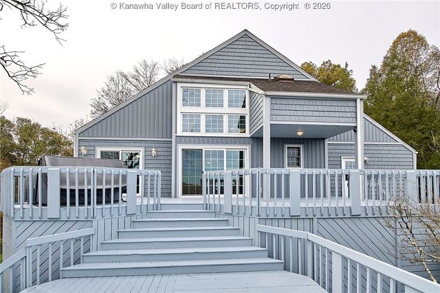 229 Deerfield Drive, Winfield, WV 25213